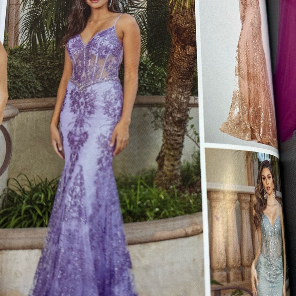 Like new, Elegant Purple Lace Prom or Formal Gown💜